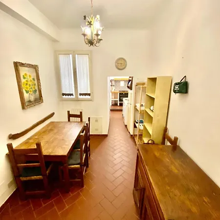 Convenient Apartment *