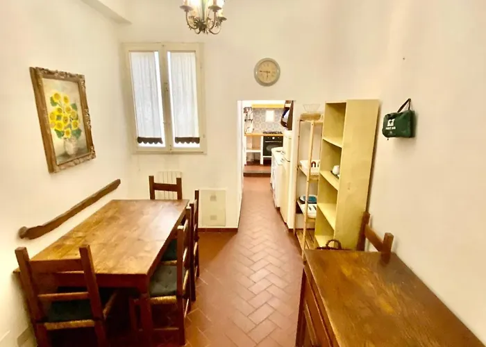 Convenient Apartment *
